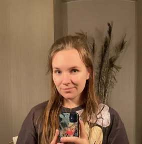 Анна Устюжанинова